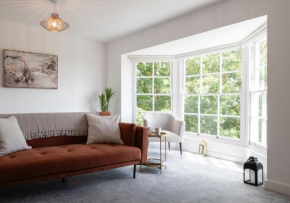 Cosy 1BD in Malvern With Stunning Views!